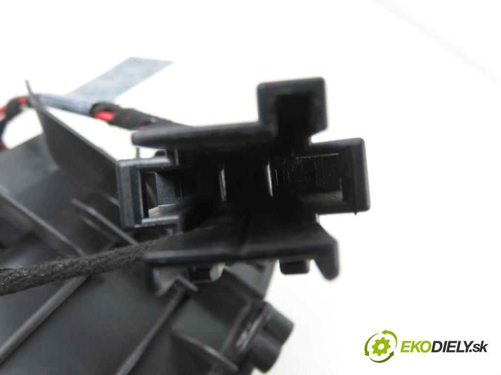 BMW 5 Touring (F11) KOMBI 2012 135,00 520 d 184 - N47 D20 C 1995,00 Ventilátor vetráku 9226780