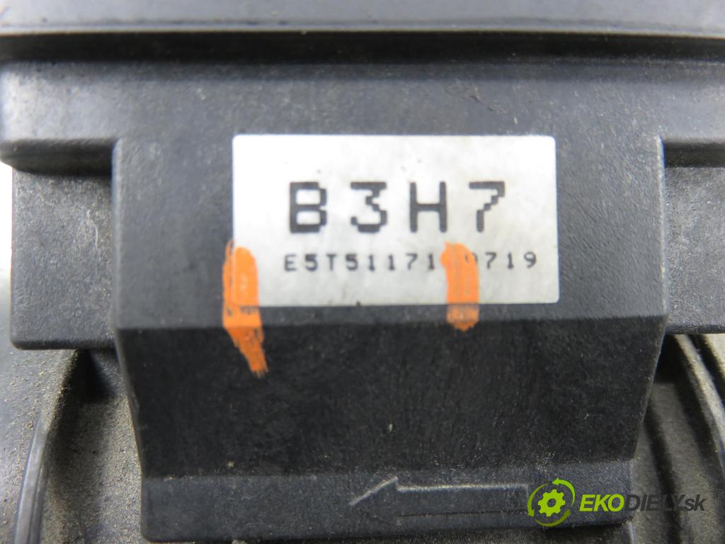 MAZDA DEMIO (DW) HB 1998 46,00 1.3 i 16V (DW3W) - B3 ME 1324,00 váha vzduchu vzduchu E5T51171