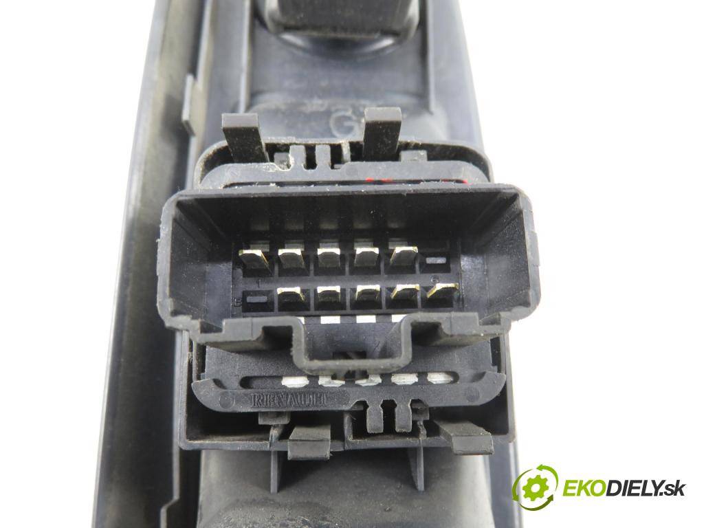 RENAULT CLIO II (BB_, CB_) HB 2003 72,00 1.4 16V (B/CB0P) - K4J 710 1390,00 Panel ovládania okien 8200084003