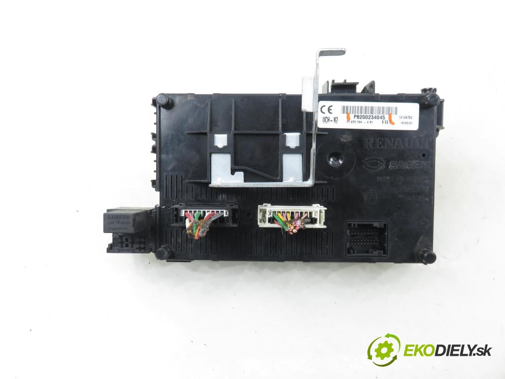 RENAULT CLIO II (BB_, CB_) HB 2003 72,00 1.4 16V (B/CB0P) - K4J 710 1390,00 MODUL BSM P8200234045