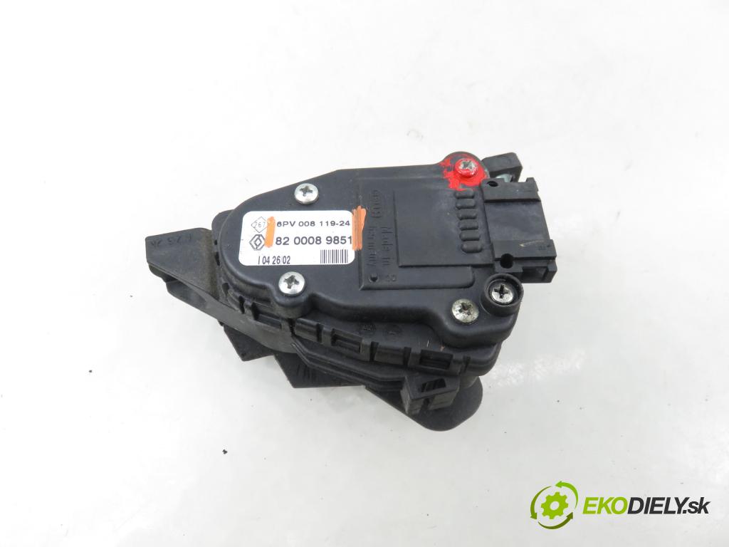RENAULT CLIO II (BB_, CB_) HB 2003 72,00 1.4 16V (B/CB0P) - K4J 710 1390,00 Potenciometer plynu 8200089851 ; 6PV00811924 (Potenciometer plynového pedálu)