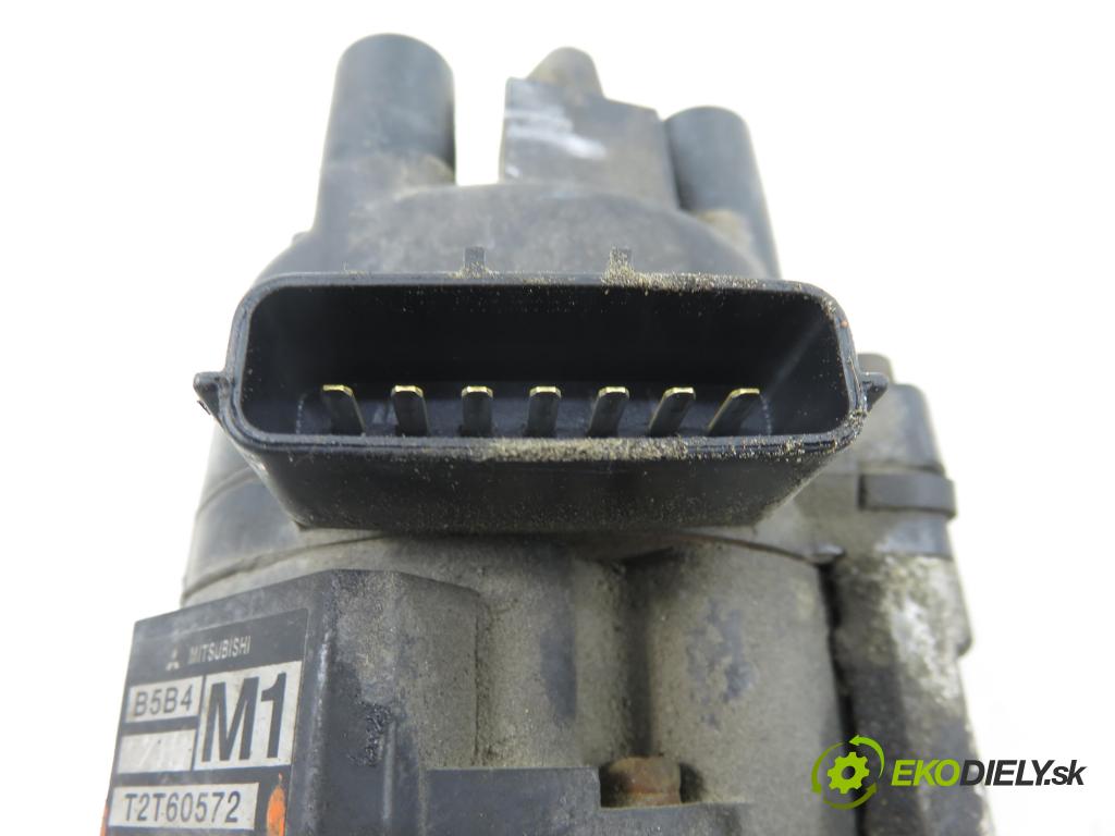 MAZDA DEMIO (DW) HB 1998 46,00 1.3 i 16V (DW3W) - B3 ME 1324,00 Rozdeľovač zapaľovací T2T60572