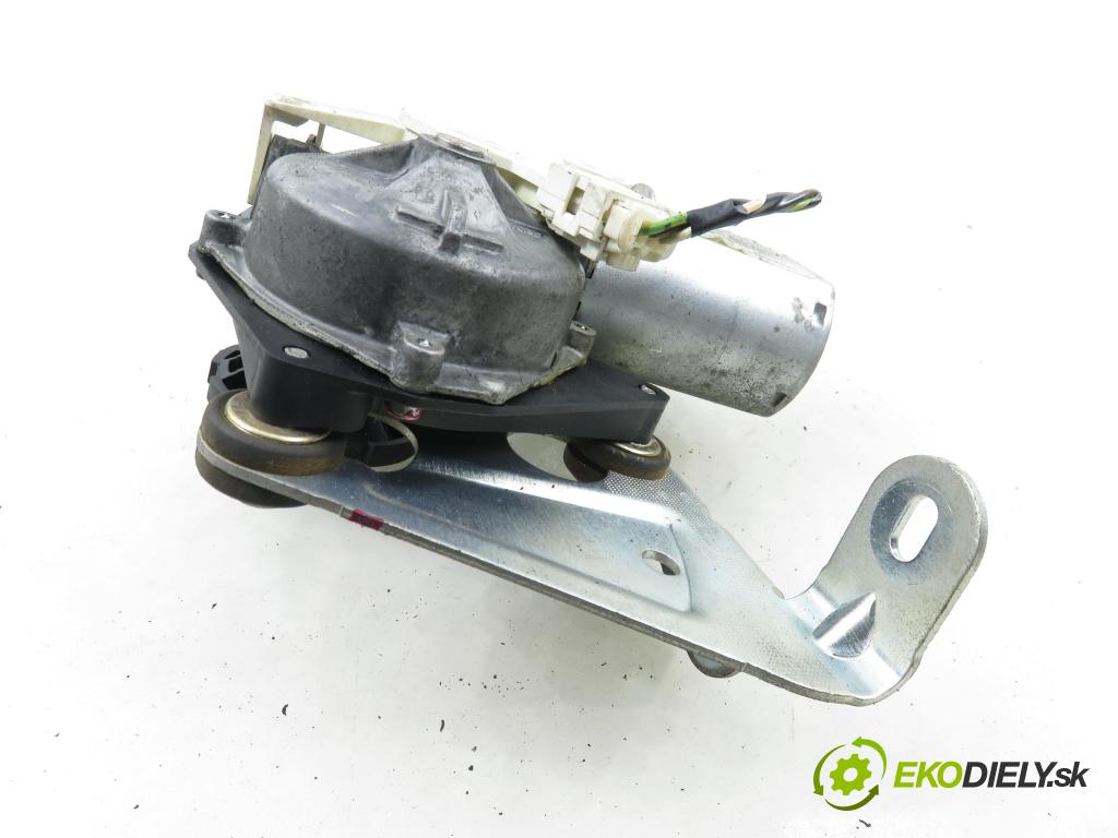 PEUGEOT 407 SW (6E_) KOMBI 2004 100,00 2.0 HDi 135 - RHR 1997,00 motorek stěrače ZADNÍ: 9646500880 ; 54906212