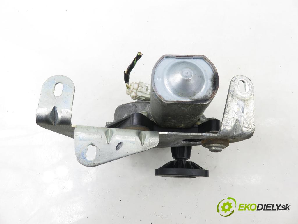PEUGEOT 407 SW (6E_) KOMBI 2004 100,00 2.0 HDi 135 - RHR 1997,00 motorek stěrače ZADNÍ: 9646500880 ; 54906212
