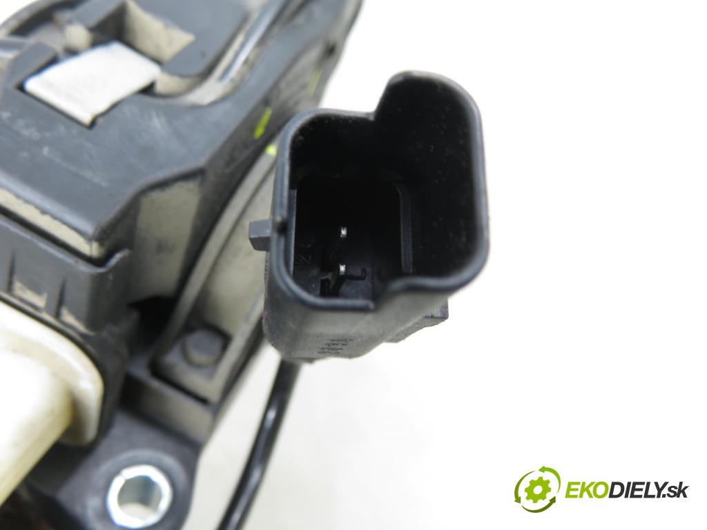 PEUGEOT 407 SW (6E_) KOMBI 2004 100,00 2.0 HDi 135 - RHR 1997,00 Potenciometer plynu 9650341780 ; 0280755012 ; F00C3P2335 (Potenciometer plynového pedálu)