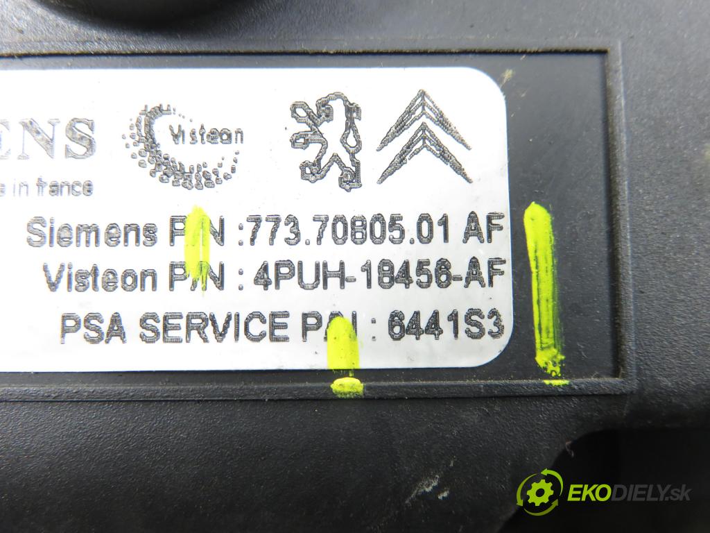 PEUGEOT 407 SW (6E_) KOMBI 2004 100,00 2.0 HDi 135 - RHR 1997,00 ventilátor větráku 4PUH18456AF ; 6441S3 ; 7737080501AF