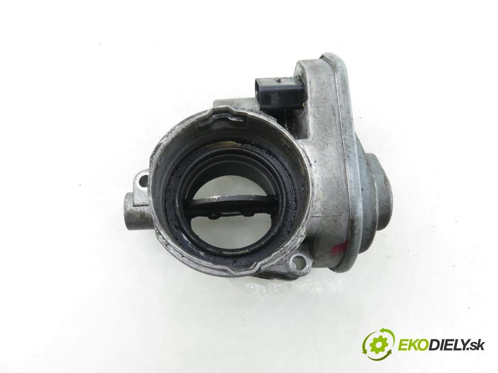 AUDI A3 (8L1) HB 2002 74,00 1.9 TDI - AXR 1896,00 škrtíci klapka 038128063G (Škrticí klapka)