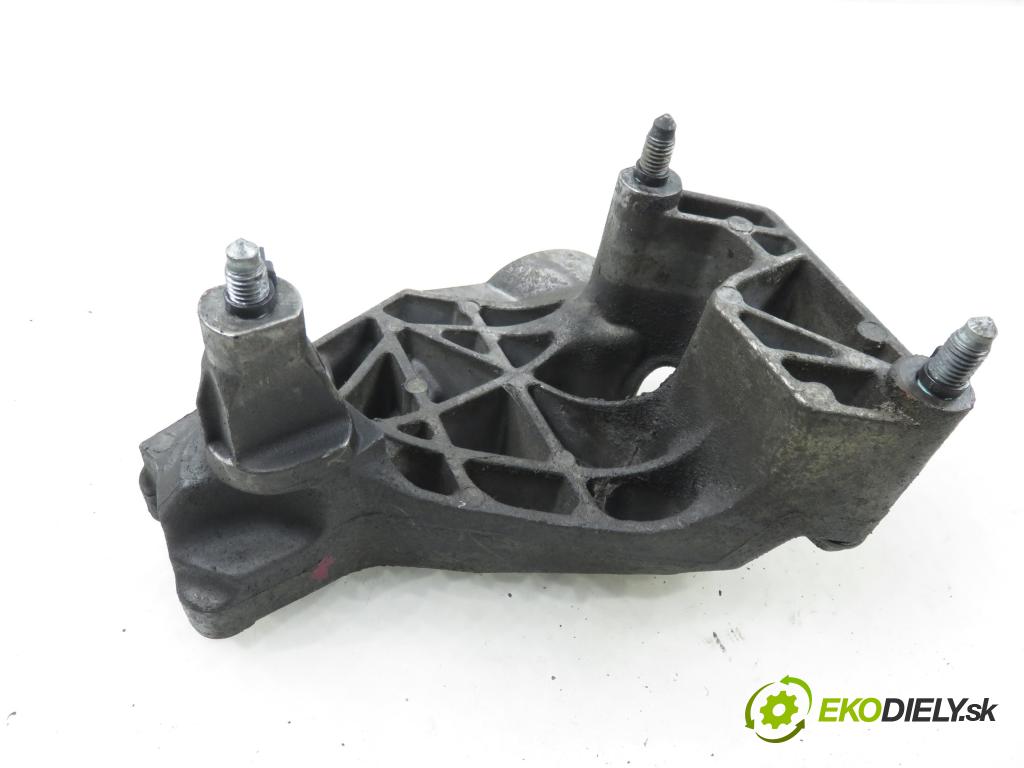 VW GOLF IV (1J1) HB 2002 74,00 1.9 TDI PD 101 - ATD 1896,00 uchycení motora 038199207AG