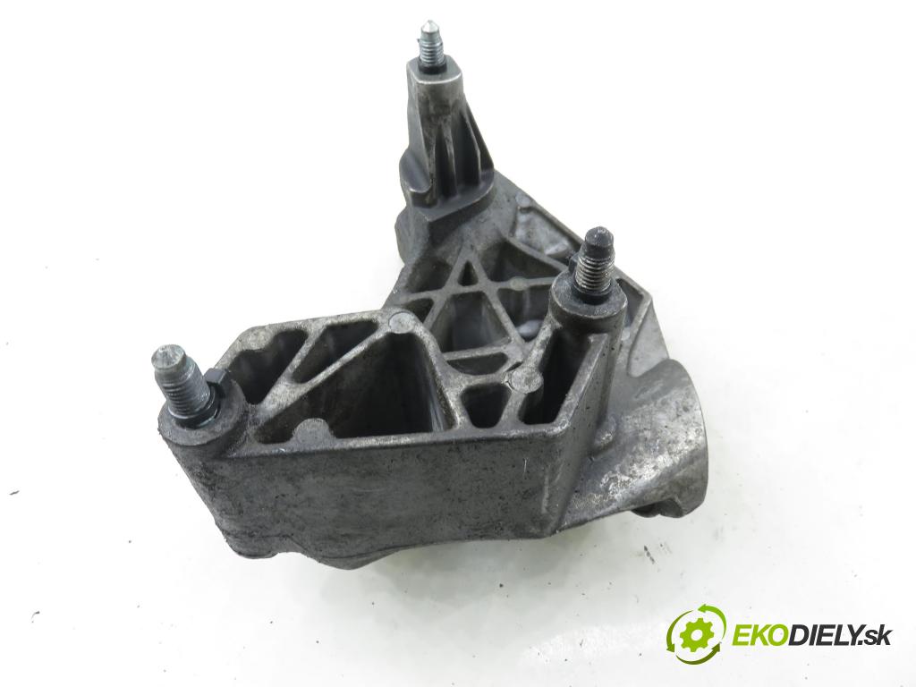 VW GOLF IV (1J1) HB 2002 74,00 1.9 TDI PD 101 - ATD 1896,00 uchycení motora 038199207AG