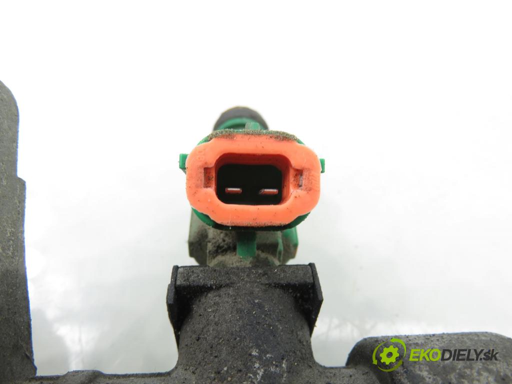 KIA RIO II (JB) HB 2006 71,00 1.4 16V - G4EE 1399,00 Lišta vstrekovacia 9260930004 ; 3531037150 (Vstrekovacia lišta)