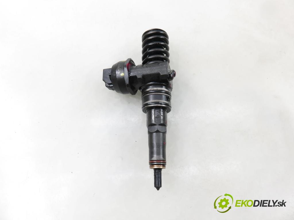 VW GOLF V (1K1) HB 2004 77,00 1.9 TDI PD 105 - BKC 1896,00 Vstrekovač 038130073AG ; 0414720215 (Vstrekovač paliva)