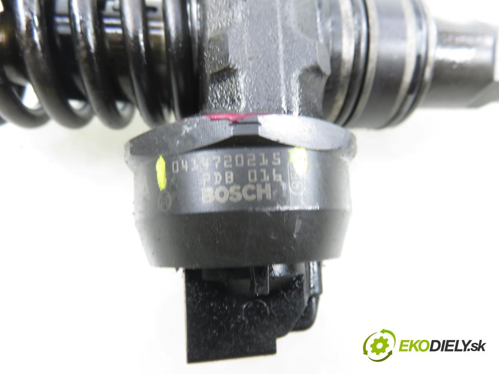 VW GOLF V (1K1) HB 2004 77,00 1.9 TDI PD 105 - BKC 1896,00 Vstrekovač 038130073AG ; 0414720215 (Vstrekovač paliva)