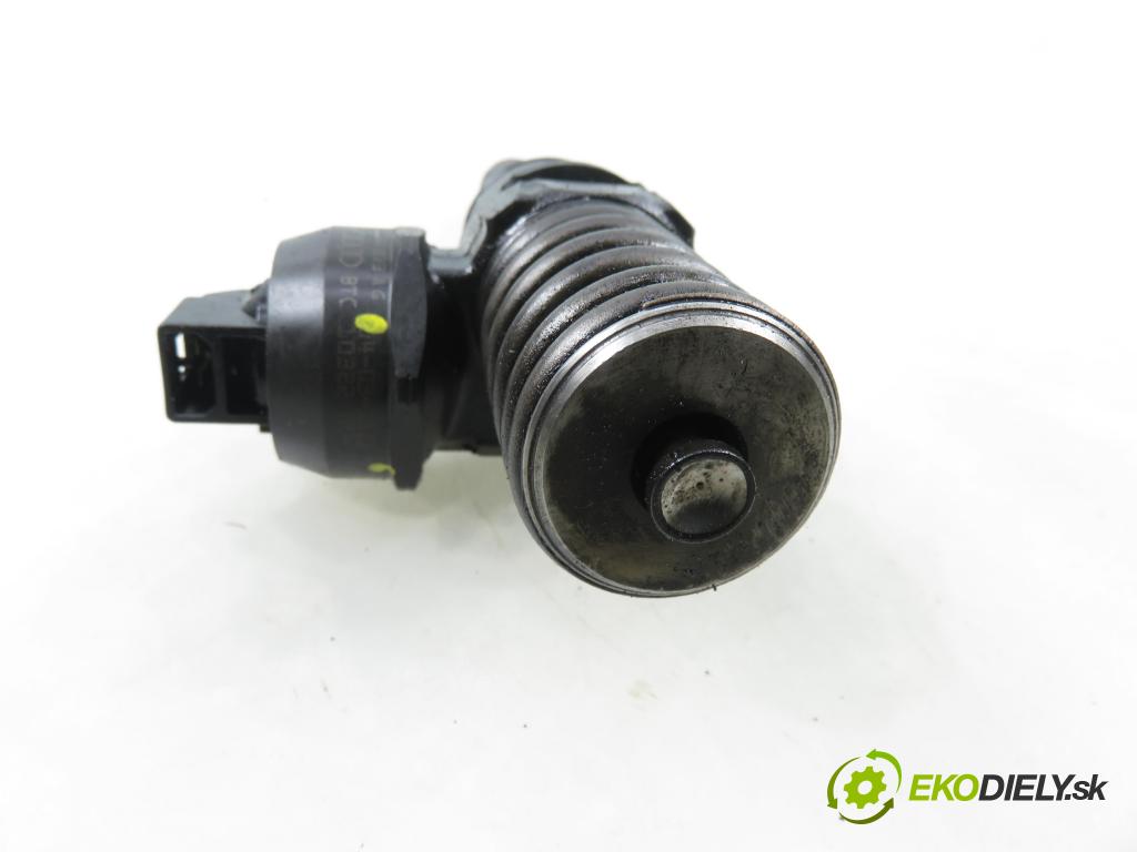 VW TRANSPORTER V Skrzynia (7HA, 7HH, 7EA, 7EH) FURGON 2004 77,00 1.9 TDI PD 105 - AXB 1896,00 Vstrekovač 038130073AG ; 0414720215 (Vstrekovač paliva)