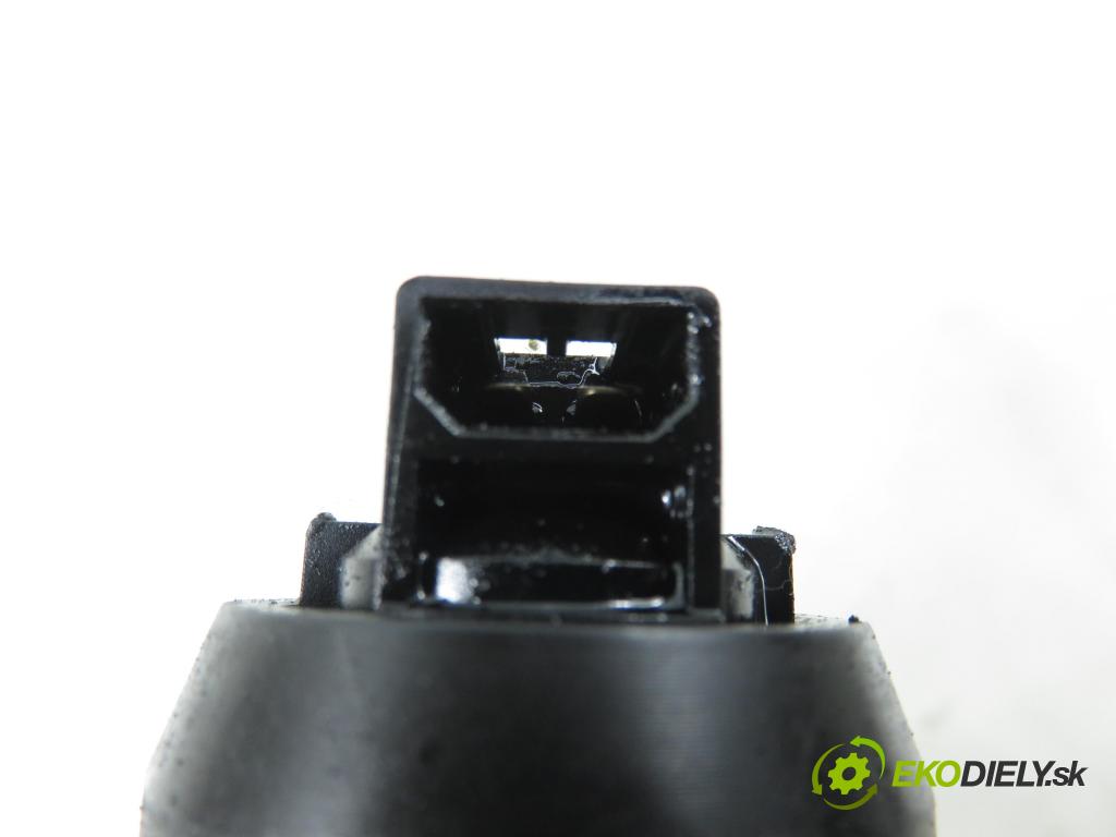 VW TRANSPORTER V Skrzynia (7HA, 7HH, 7EA, 7EH) FURGON 2004 77,00 1.9 TDI PD 105 - AXB 1896,00 Vstrekovač 038130073AG ; 0414720215 (Vstrekovač paliva)