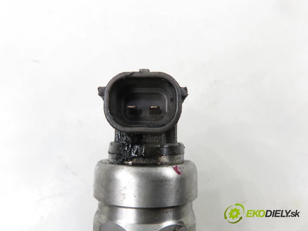 FORD TRANSIT Furgon (FA_ _) FURGON 2012 92,00 2.2 TDCi - CYFB 2198,00 vstrekovač 6C1Q9K546BC (Vstrekovač paliva)