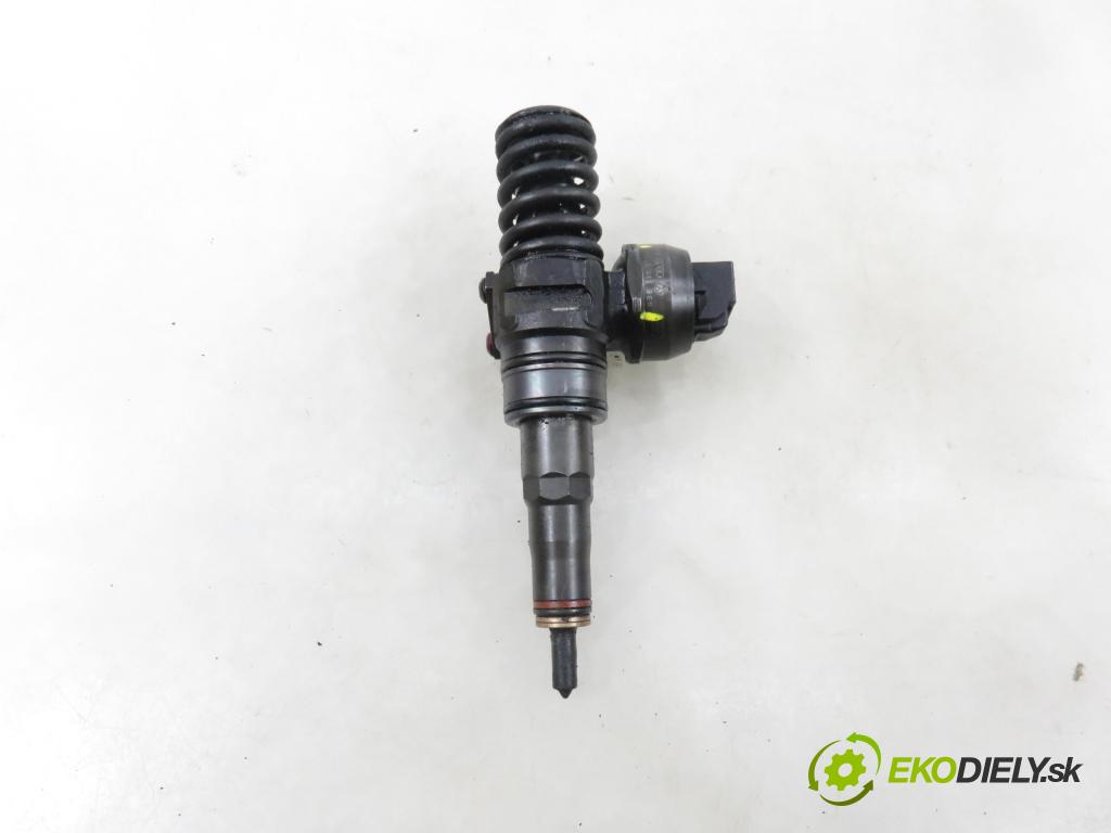 VW PASSAT B6 Variant (3C5) KOMBI 2006 103,00 2.0 TDI PD 8V 140 - BMP 1968,00 Vstrekovač 038130073BQ ; 0414720312 (Vstrekovač paliva)