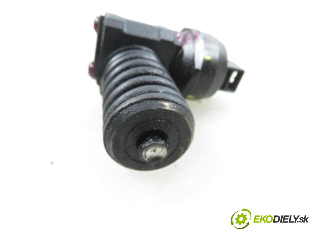 VW PASSAT B6 Variant (3C5) KOMBI 2006 103,00 2.0 TDI PD 8V 140 - BMP 1968,00 Vstrekovač 038130073BQ ; 0414720312 (Vstrekovač paliva)