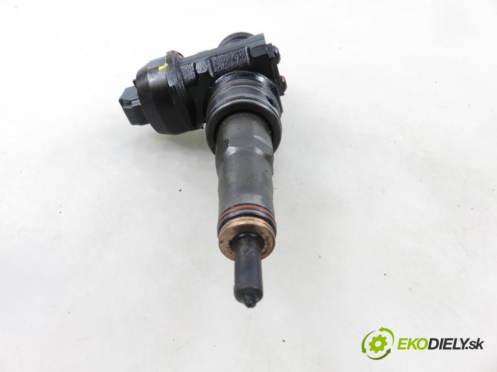 VW PASSAT B6 Variant (3C5) KOMBI 2006 103,00 2.0 TDI PD 8V 140 - BMP 1968,00 Vstrekovač 038130073BQ ; 0414720312 (Vstrekovač paliva)