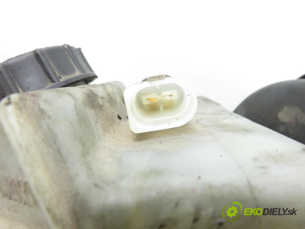 VW TRANSPORTER IV Skrzynia (70XA) FURGON 1996 50,00 1.9 TD 68 - ABL 1896,00 posilovač 701612101K ; 03775708034 (Servočerpadlo)