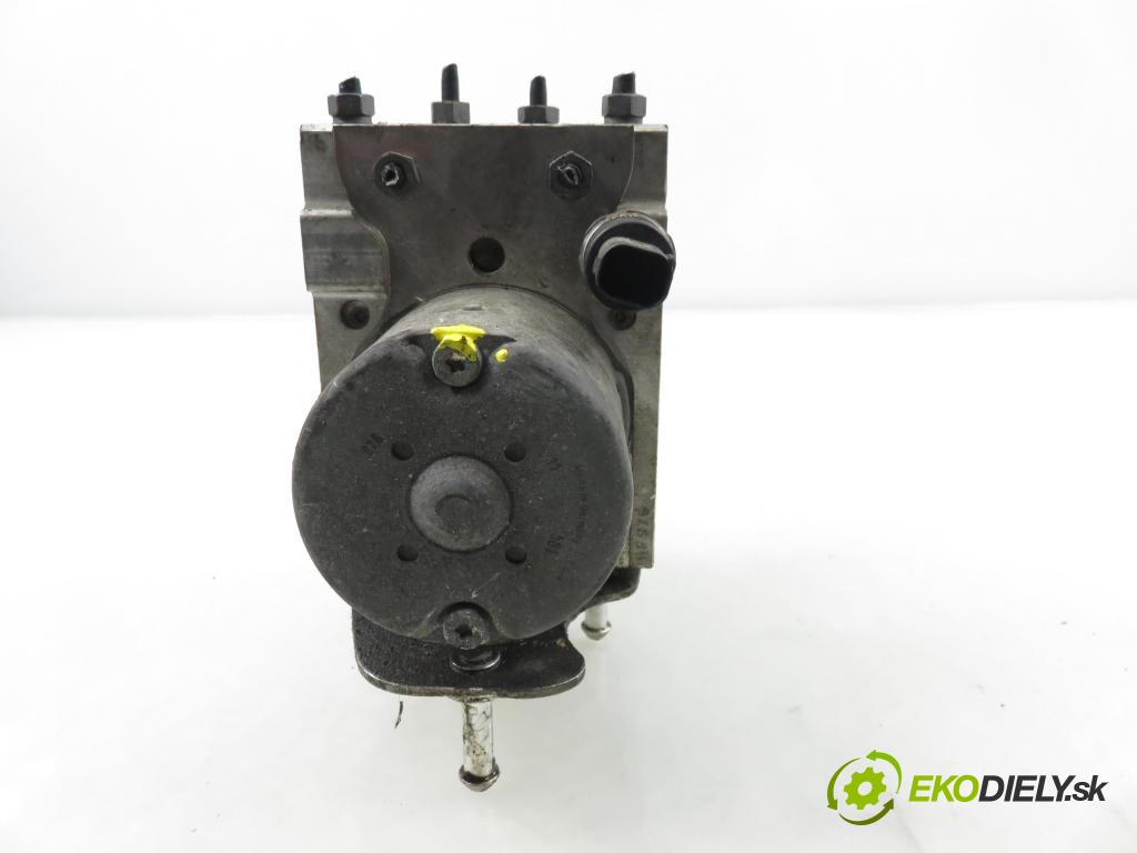 VW PHAETON (3D1, 3D2, 3D3, 3D4, 3D6, 3D7, 3D8, 3D9) SEDAN 2006 165,00 3.0 TDI 2967,00 Pumpa ABS 0265950105 ; 0265225236 ; 3D0614517AK (Pumpa ABS)