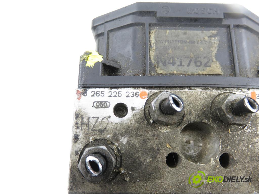 VW PHAETON (3D1, 3D2, 3D3, 3D4, 3D6, 3D7, 3D8, 3D9) SEDAN 2006 165,00 3.0 TDI 2967,00 Pumpa ABS 0265950105 ; 0265225236 ; 3D0614517AK (Pumpa ABS)