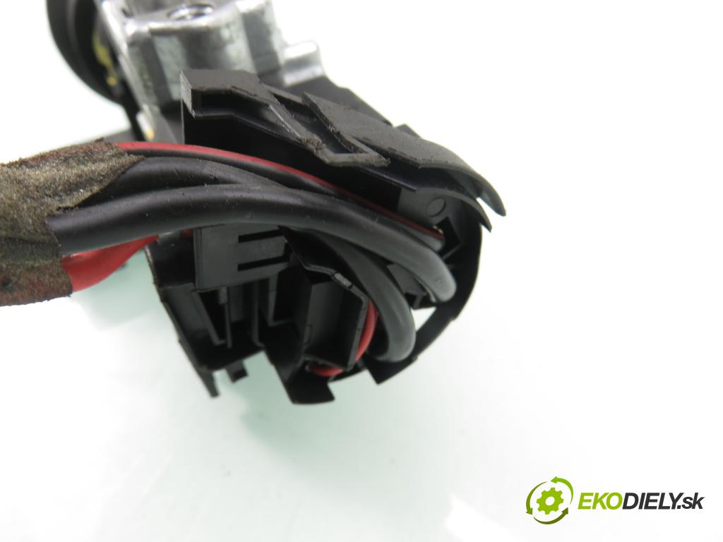 OPEL ASTRA F CLASSIC sedan (T92) SEDAN 2000 44,00 1.4 i - X 14 NZ 1389,00 spinačka 26034041 ; 24418928 (Spínacia skrinka)