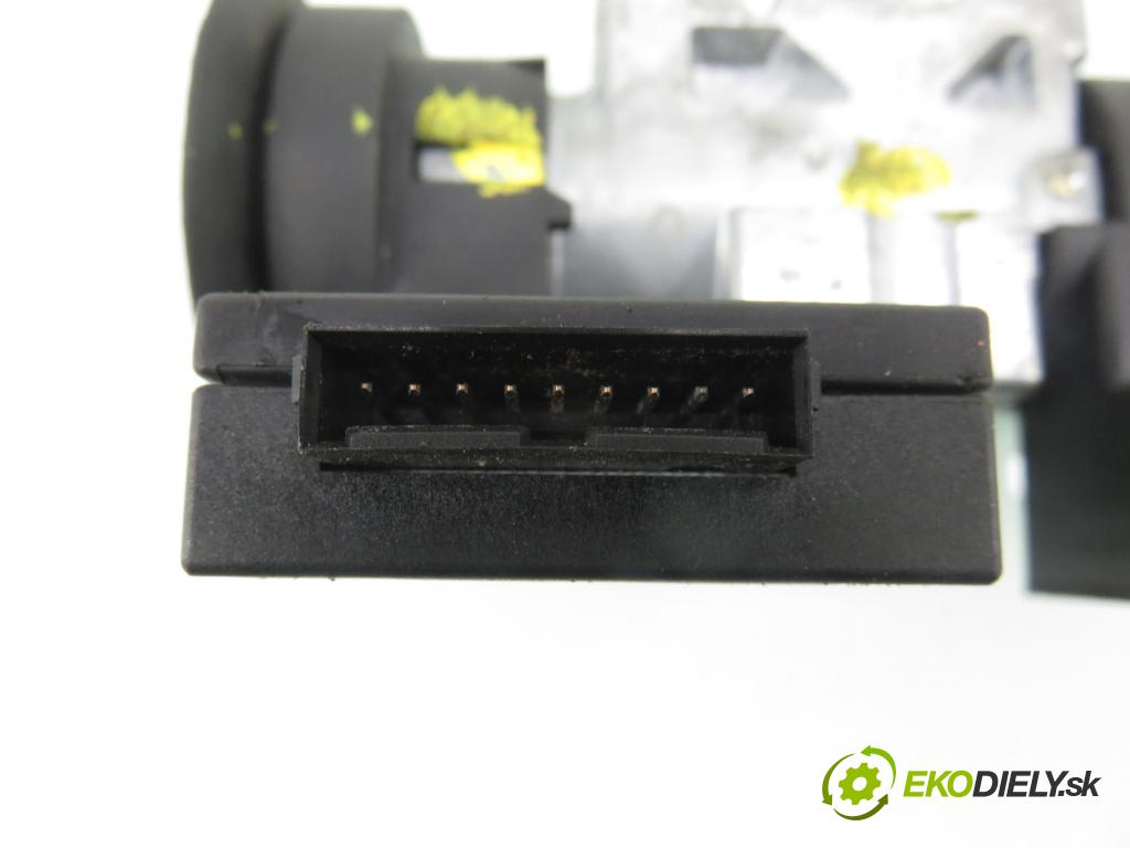 OPEL ASTRA F CLASSIC sedan (T92) SEDAN 2000 44,00 1.4 i - X 14 NZ 1389,00 spinačka 26034041 ; 24418928 (Spínacia skrinka)