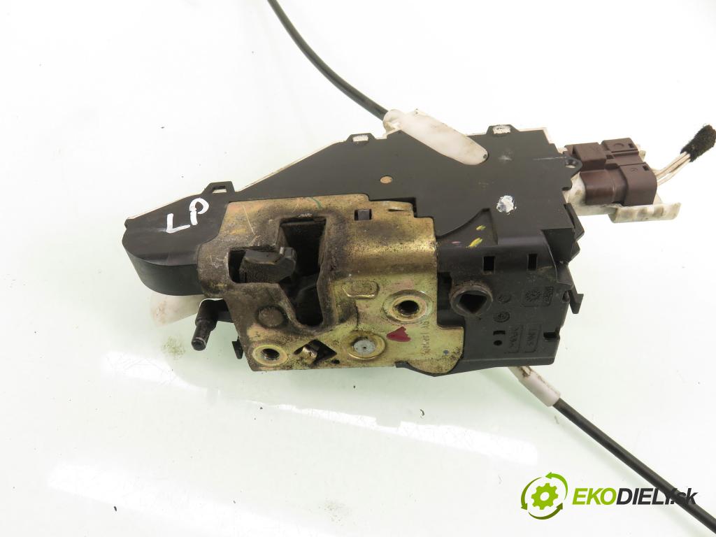 PEUGEOT 407 SW (6E_) KOMBI 2004 100,00 2.0 HDi 135 - RHR 1997,00 zámok