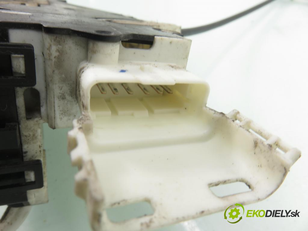 PEUGEOT 407 SW (6E_) KOMBI 2004 100,00 2.0 HDi 135 - RHR 1997,00 zámok