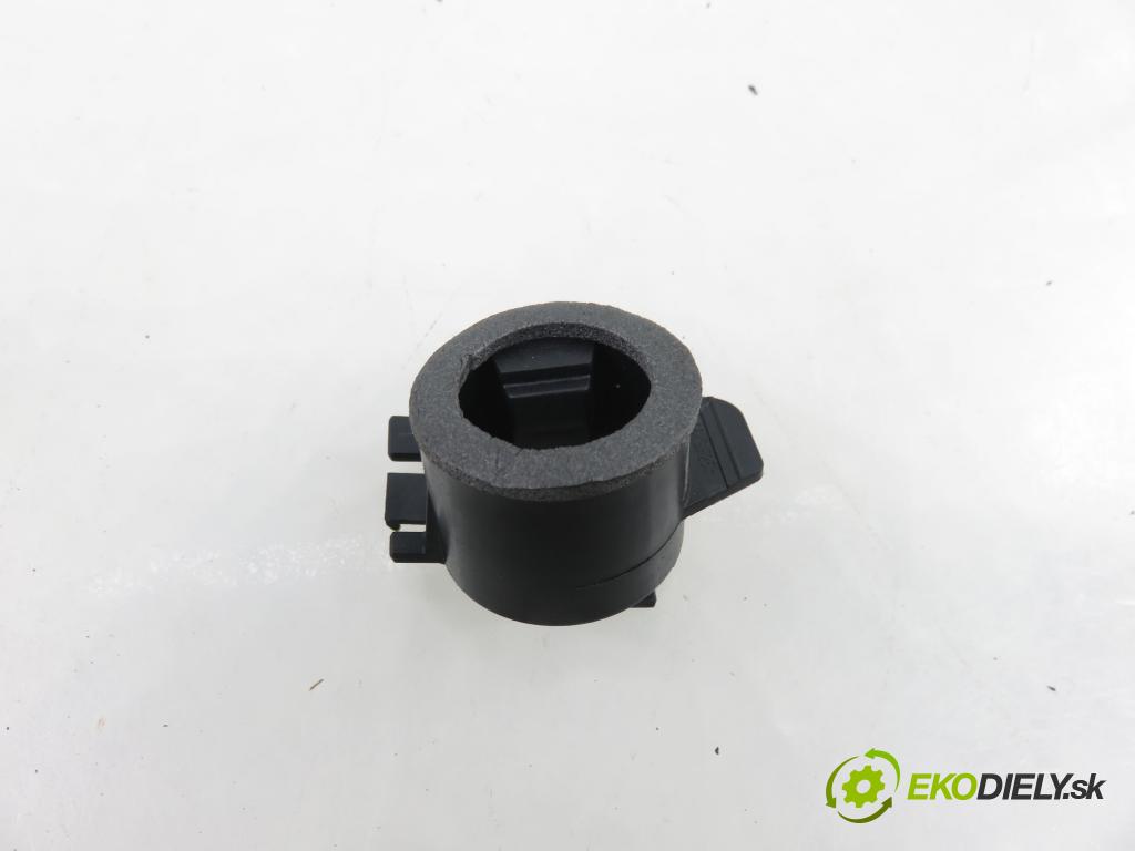 BMW 5 Touring (F11) KOMBI 2012 135,00 520 d 184 - N47 D20 C 1995,00 vypínač Start brzdových svetiel Motor 9225230