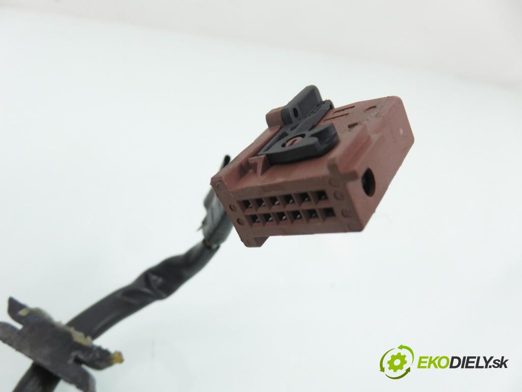 PEUGEOT 407 SW (6E_) KOMBI 2004 100,00 2.0 HDi 135 - RHR 1997,00 Spätné zrkadlo LE