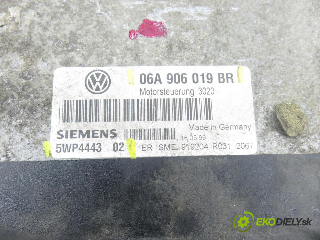 SEAT TOLEDO II (1M2) SEDAN 2001 74,00 1.6 - AKL 1595,00 řídící jednotka motora 06A906019BR ; 5WP444302