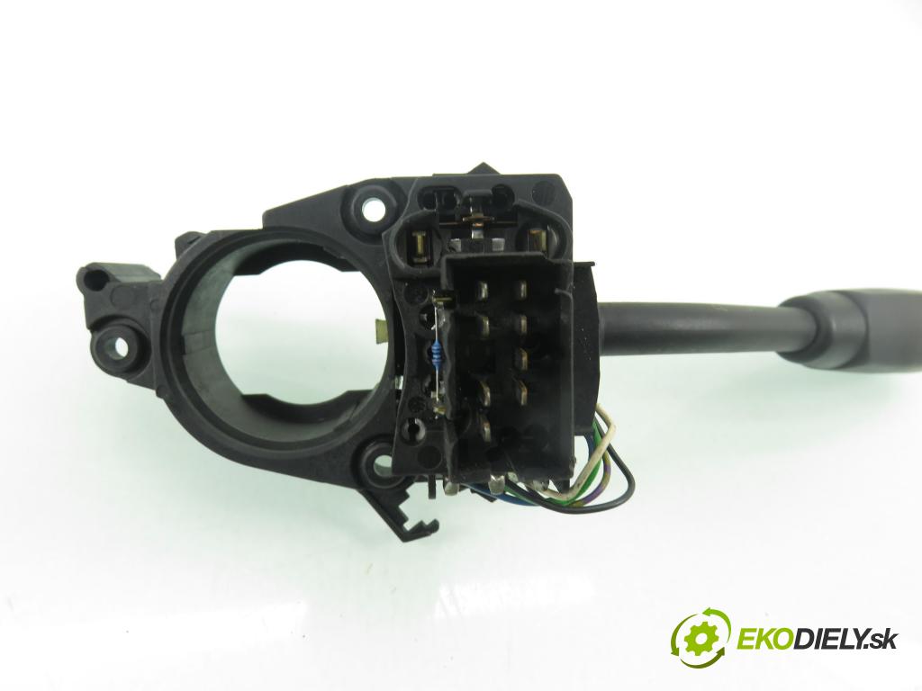 MERCEDES-BENZ KLASA A (W168) HB 2001 55,00 A 160 CDI 75 - OM 668.940 1689,00 / páčka ľavá strana 1685450110