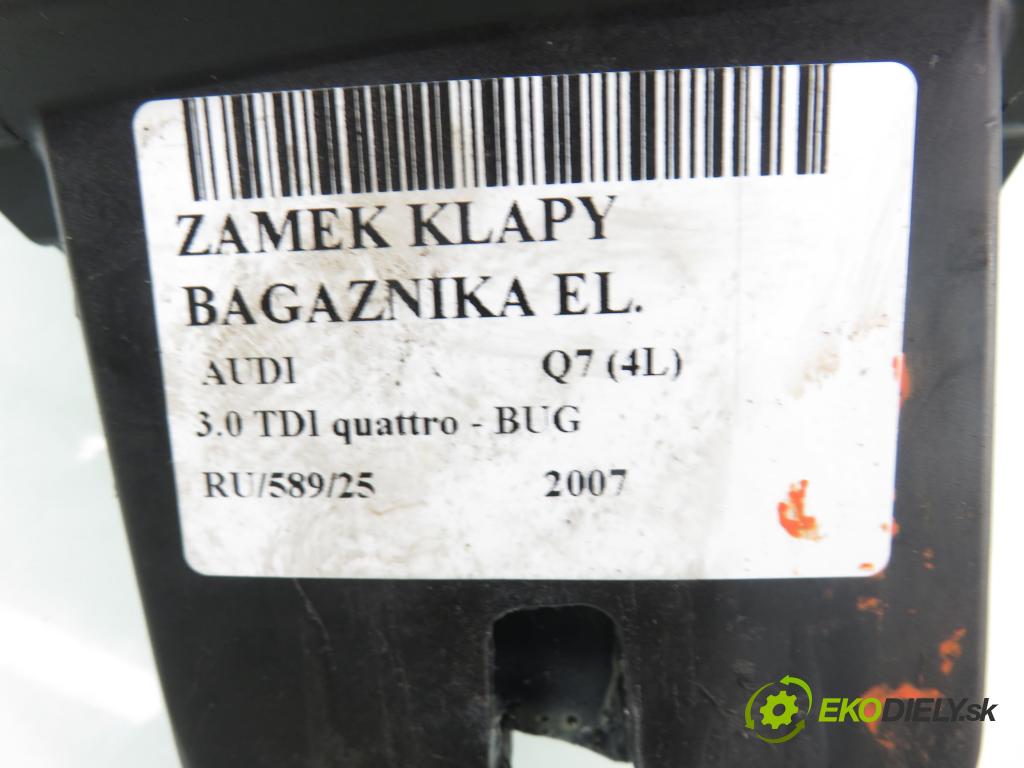 AUDI Q7 (4L) SUV 2007 171,00 3.0 TDI quattro - BUG 2967,00 zámok dverí kufor EL. 8P4827505C