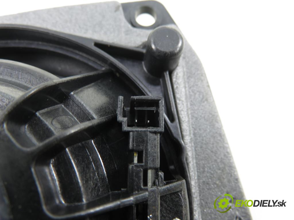 BMW 5 Touring (F11) KOMBI 2012 135,00 520 d 184 - N47 D20 C 1995,00 reproduktor Dvere 9239145