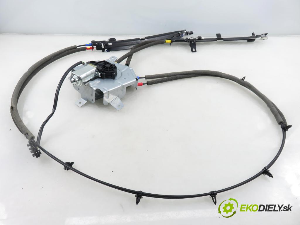 BMW 5 Touring (F11) KOMBI 2012 135,00 520 d 184 - N47 D20 C 1995,00 motorek střešního okna  (Motorek ovládání střešního okna)