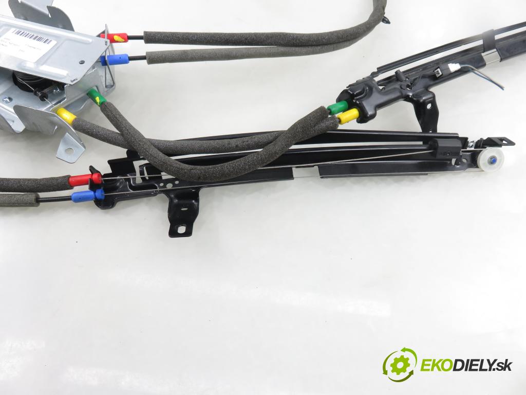 BMW 5 Touring (F11) KOMBI 2012 135,00 520 d 184 - N47 D20 C 1995,00 Motorček strešného okna  (Motorček ovládania strešného okna)