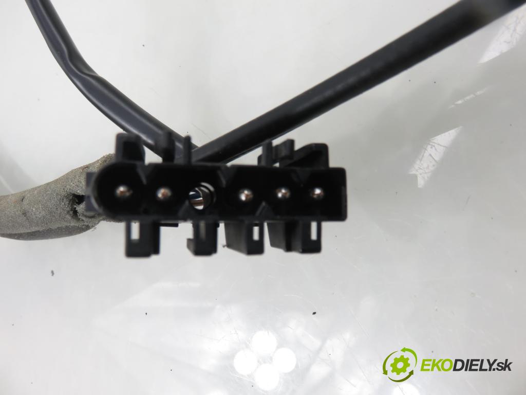 BMW 5 Touring (F11) KOMBI 2012 135,00 520 d 184 - N47 D20 C 1995,00 Motorček strešného okna  (Motorček ovládania strešného okna)