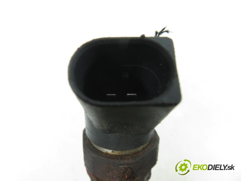 MERCEDES-BENZ KLASA A (W168) HB 2002 70,00 A 170 CDI 95 - OM 668.942 1689,00 vstrekovač 0445110116 ; 6680700987 (Vstrekovač paliva)