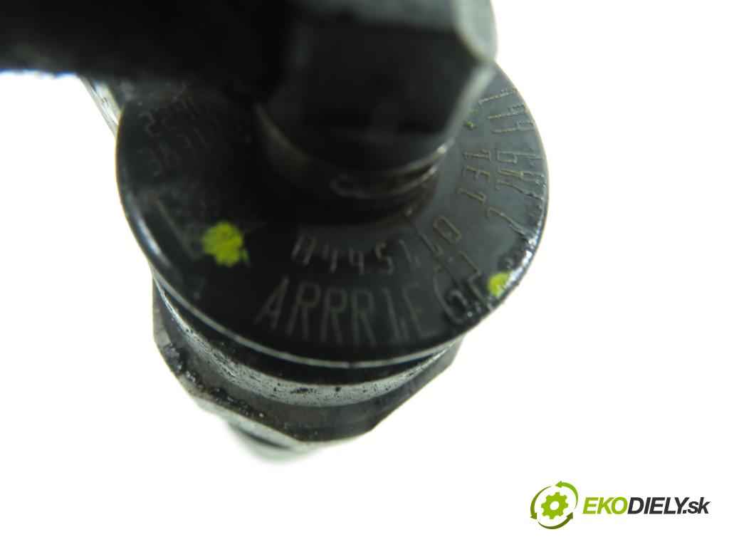 BMW 3 (E46) SEDAN 2003 110,00 320 d 150 - M47 D20 (204D4) 1995,00 vstrekovač 0445110131 ; 7789661 (Vstrekovač paliva)