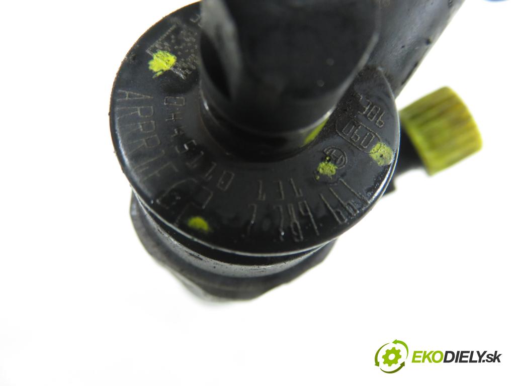 BMW 3 (E46) SEDAN 2003 110,00 320 d 150 - M47 D20 (204D4) 1995,00 vstrekovač 0445110131 ; 7789661 (Vstrekovač paliva)