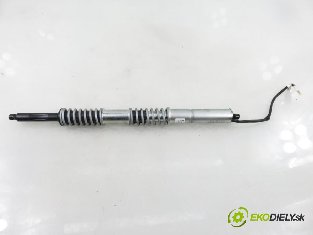 BMW 5 Touring (F11) KOMBI 2012 135,00 520 d 184 - N47 D20 C 1995,00 Teleskopy dveří kufr 7207015 ; 7210557 ; 7206639