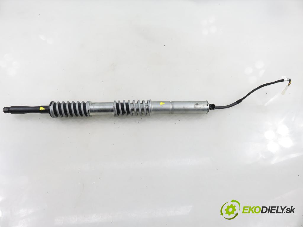 BMW 5 Touring (F11) KOMBI 2012 135,00 520 d 184 - N47 D20 C 1995,00 Teleskopy dveří kufr 7207015 ; 7210557 ; 7206639