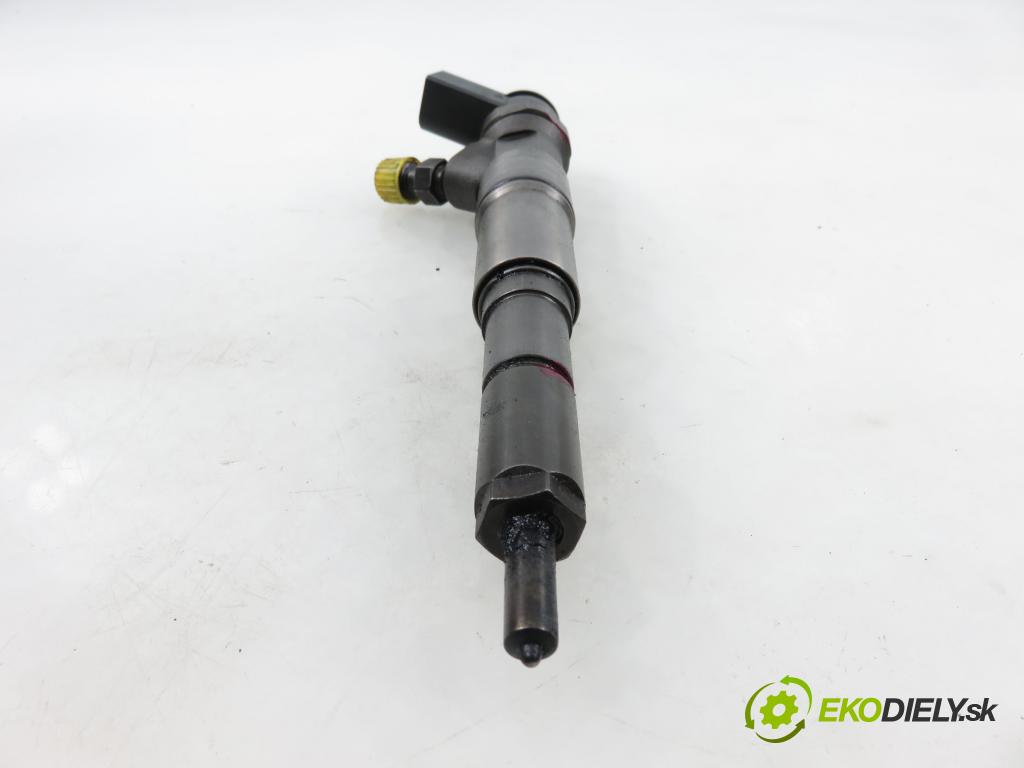 BMW 3 (E46) SEDAN 2003 110,00 320 d 150 - M47 D20 (204D4) 1995,00 vstrekovač 0445110131 ; 7789661 (Vstrekovač paliva)