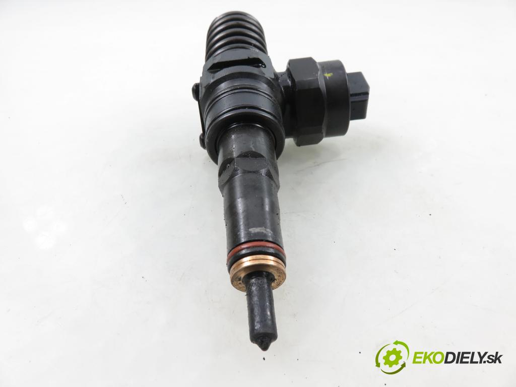 VW PASSAT B5 Variant (3B5) KOMBI 2000 85,00 1.9 TDI - ATJ 1896,00 Vstrekovač 038130073F ; 0414720007 (Vstrekovač paliva)