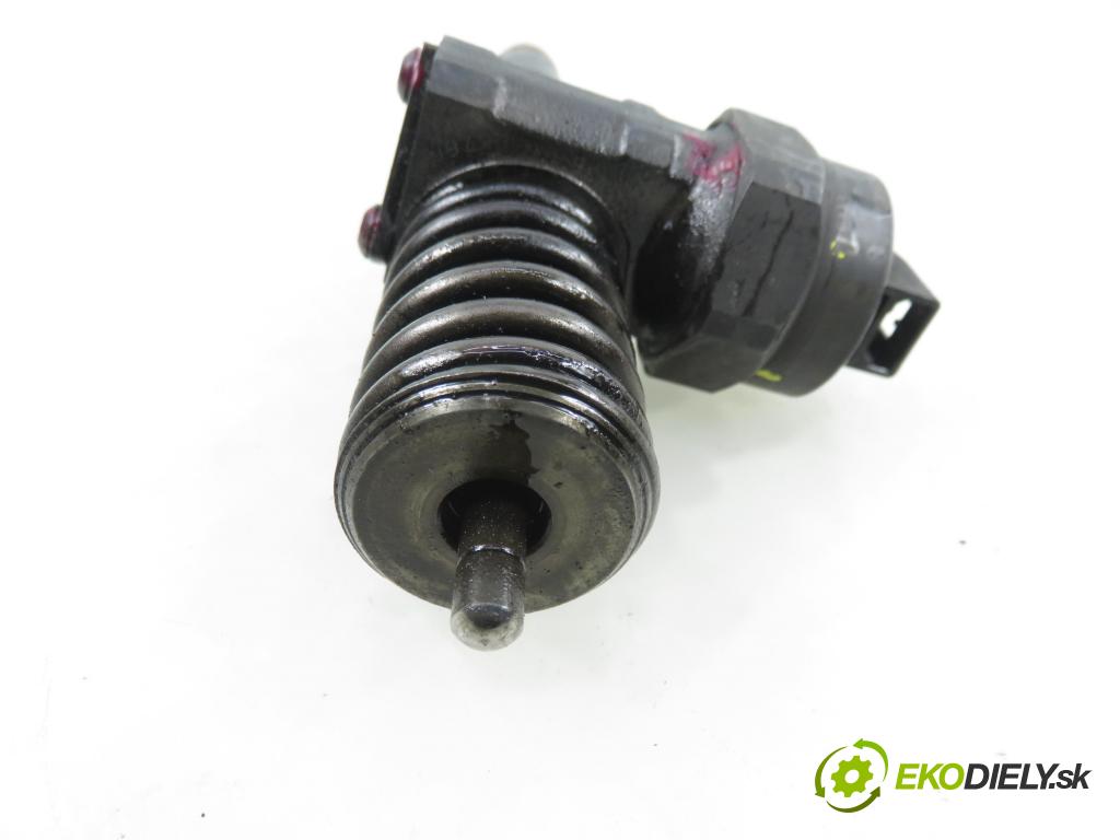 VW PASSAT B5 Variant (3B5) KOMBI 2000 85,00 1.9 TDI - ATJ 1896,00 Vstrekovač 038130073F ; 0414720007 (Vstrekovač paliva)