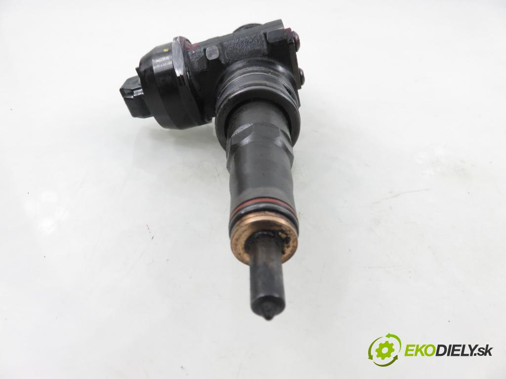 VW PASSAT B6 Variant (3C5) KOMBI 2006 103,00 2.0 TDI PD 8V 140 - BMP 1968,00 Vstrekovač 038130073BQ ; 0414720312 (Vstrekovač paliva)
