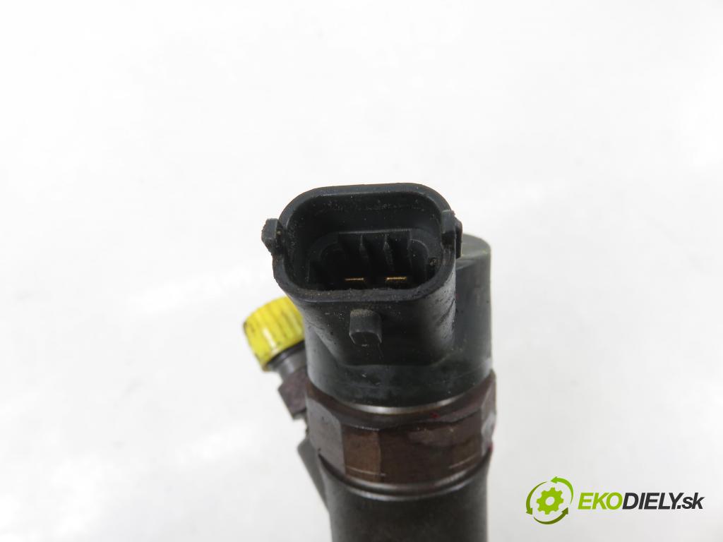 HYUNDAI TUCSON (JM) SUV 2006 83,00 2.0 CRDi 4WD 113 - D4EA 1991,00 vstrekovač 3380027900 ; 0445110126 (Vstrekovač paliva)