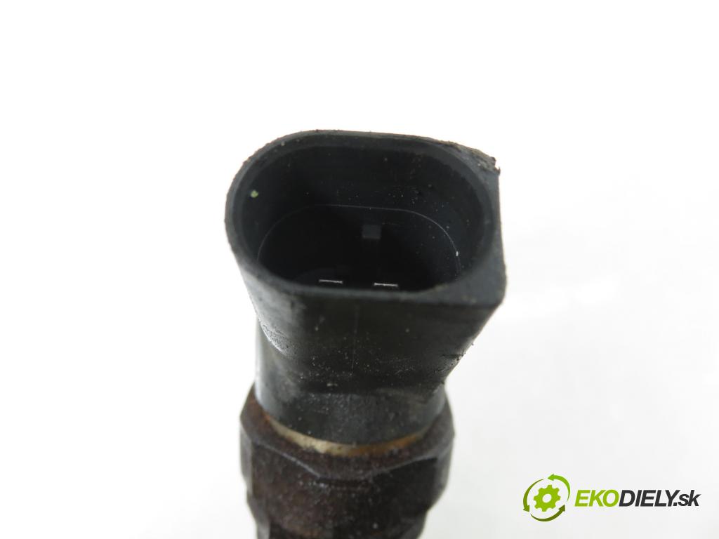 MERCEDES-BENZ KLASA A (W168) HB 2002 70,00 A 170 CDI 95 - OM 668.942 1689,00 vstrekovač 0445110116 ; 6680700987 (Vstrekovač paliva)