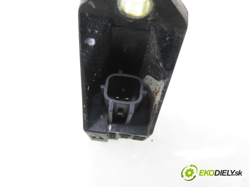 VW PASSAT B5.5 (3B3) SEDAN 2003 96,00 1.9 TDI - AWX 1896,00 Snímač nárazu 5WK42895 ; 6Q0909606 (Snímač nárazu)